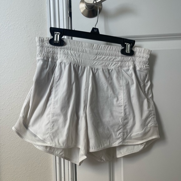 lululemon athletica Pants - Lululemon white hotty hot high rise lined short 4”